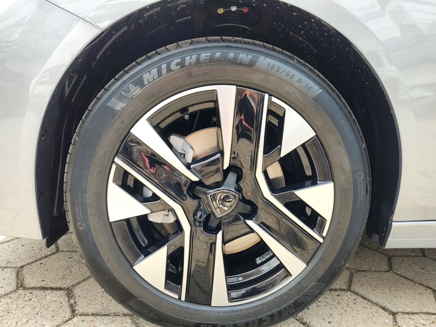 Peugeot 208 - Bild 15