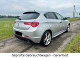 Alfa Romeo Giulietta 2.0 JTDM TCT QV-line *AHK*BIXENON*PANO - Alfa Romeo aus 2014