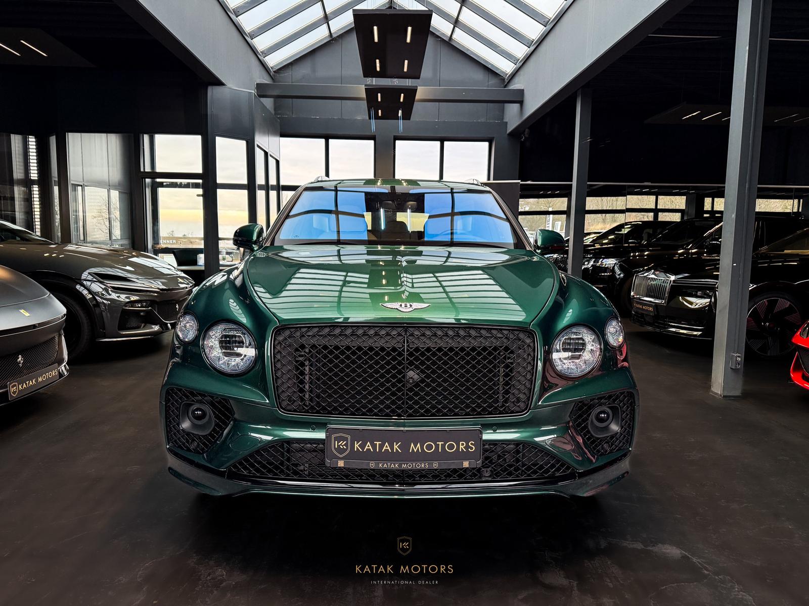 Bentley Bentayga V8/NAIM/PANO/MASSAGE/STANDHZG/ACC/NACHT