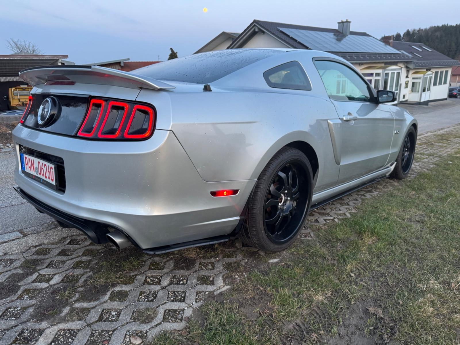 Ford Mustang GT-V8  5.0 *JLT*LEDER*