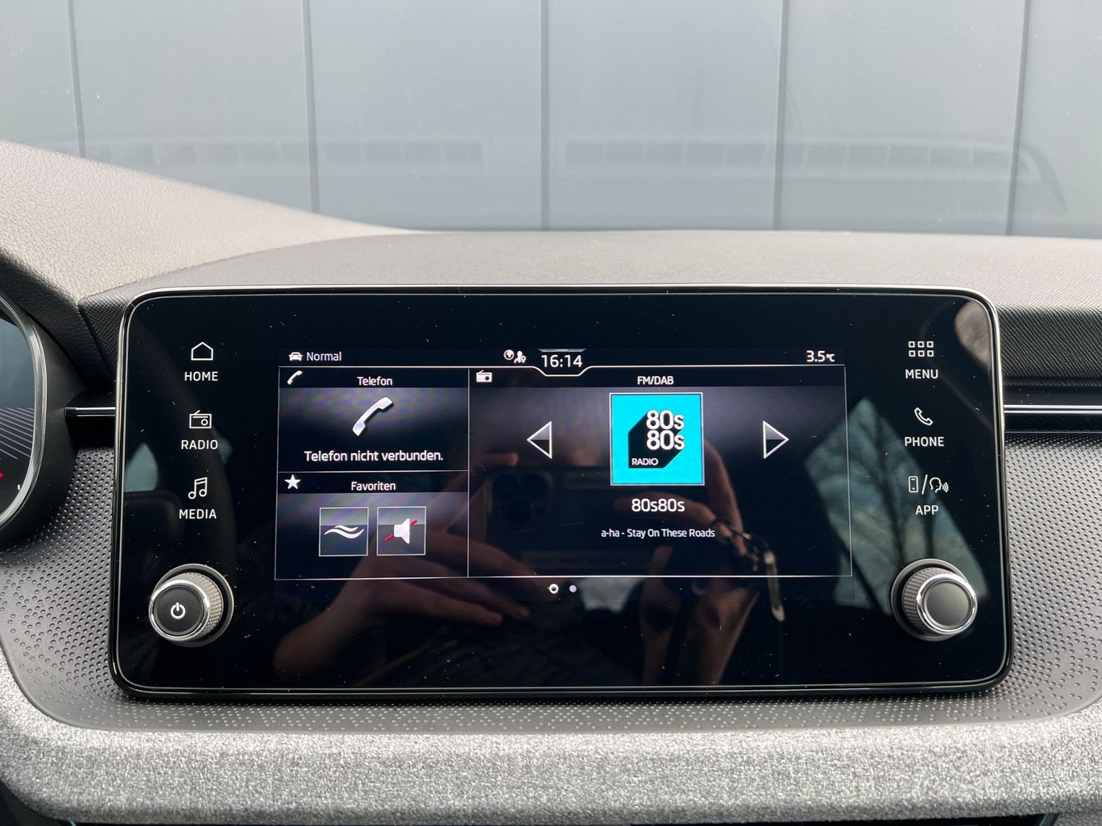 Fahrzeugabbildung SKODA Kamiq Selection 1.0 TSI DSG *Vorb. AHK, LED, ACC