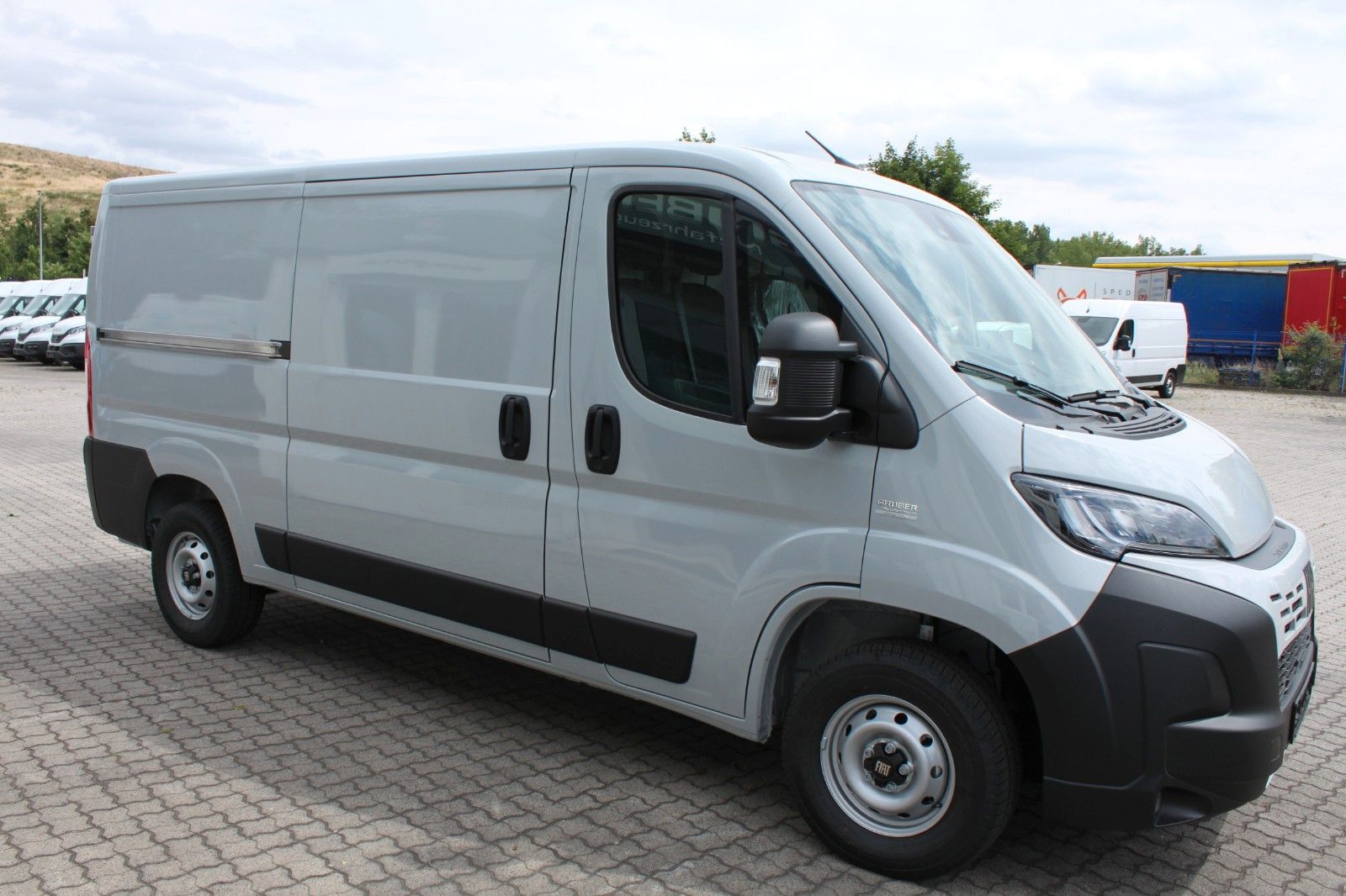 Fahrzeugabbildung Fiat Ducato H1 L2 33 L2H1 120 Multijet Flach