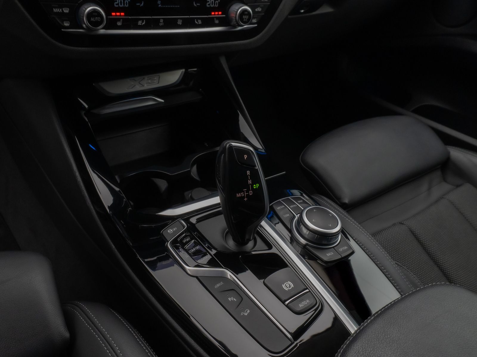 Fahrzeugabbildung BMW X3 xD30e xLine Kamera DAB HiFi Komfort Sport LED