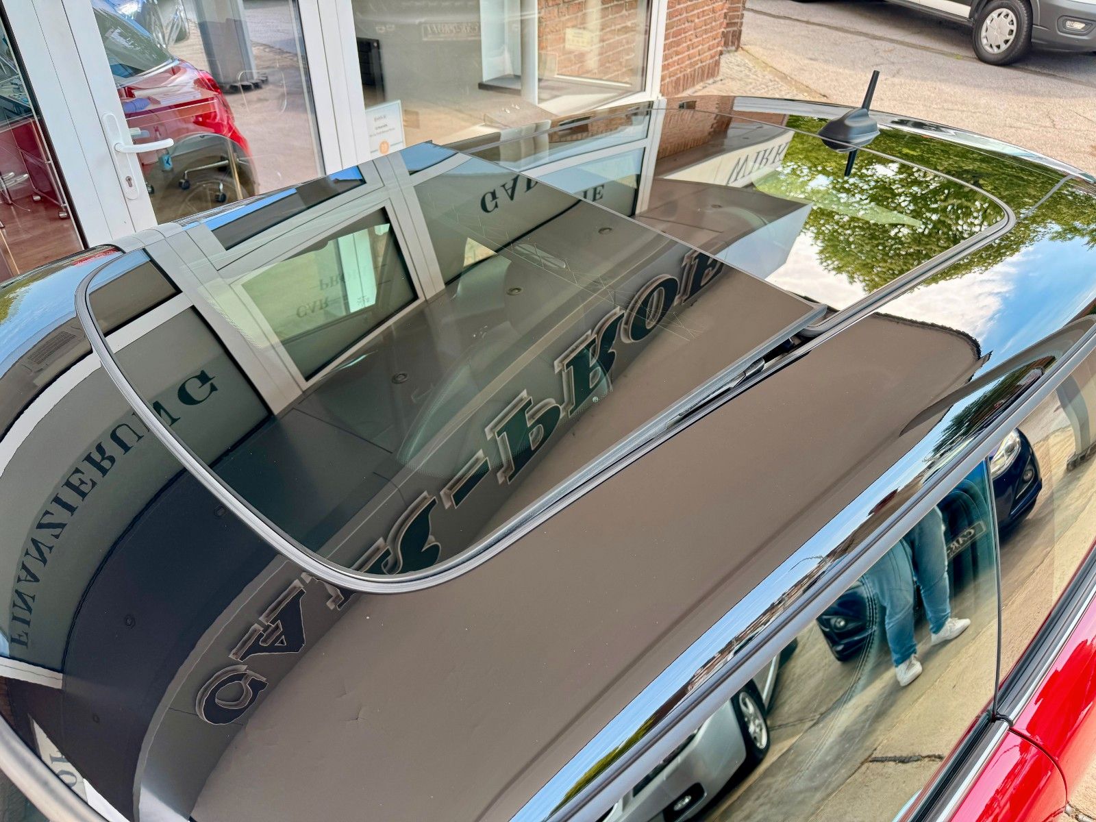 Fahrzeugabbildung MINI Cooper Autom. Navi/Panorama/LED/Sportsitze/1.Hd