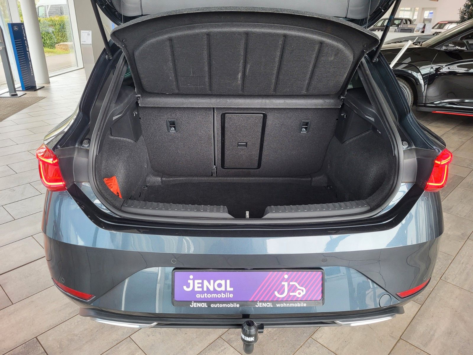 Fahrzeugabbildung SEAT Leon FR AHK/WINTER-P/LED/NAVI/KEYLESS/KAMERA