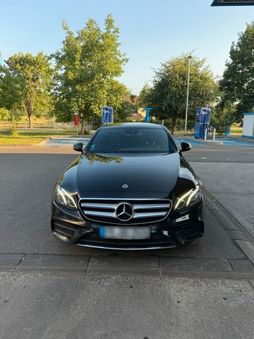 MERCEDES-BENZ Mercedes E220 | Amg Line