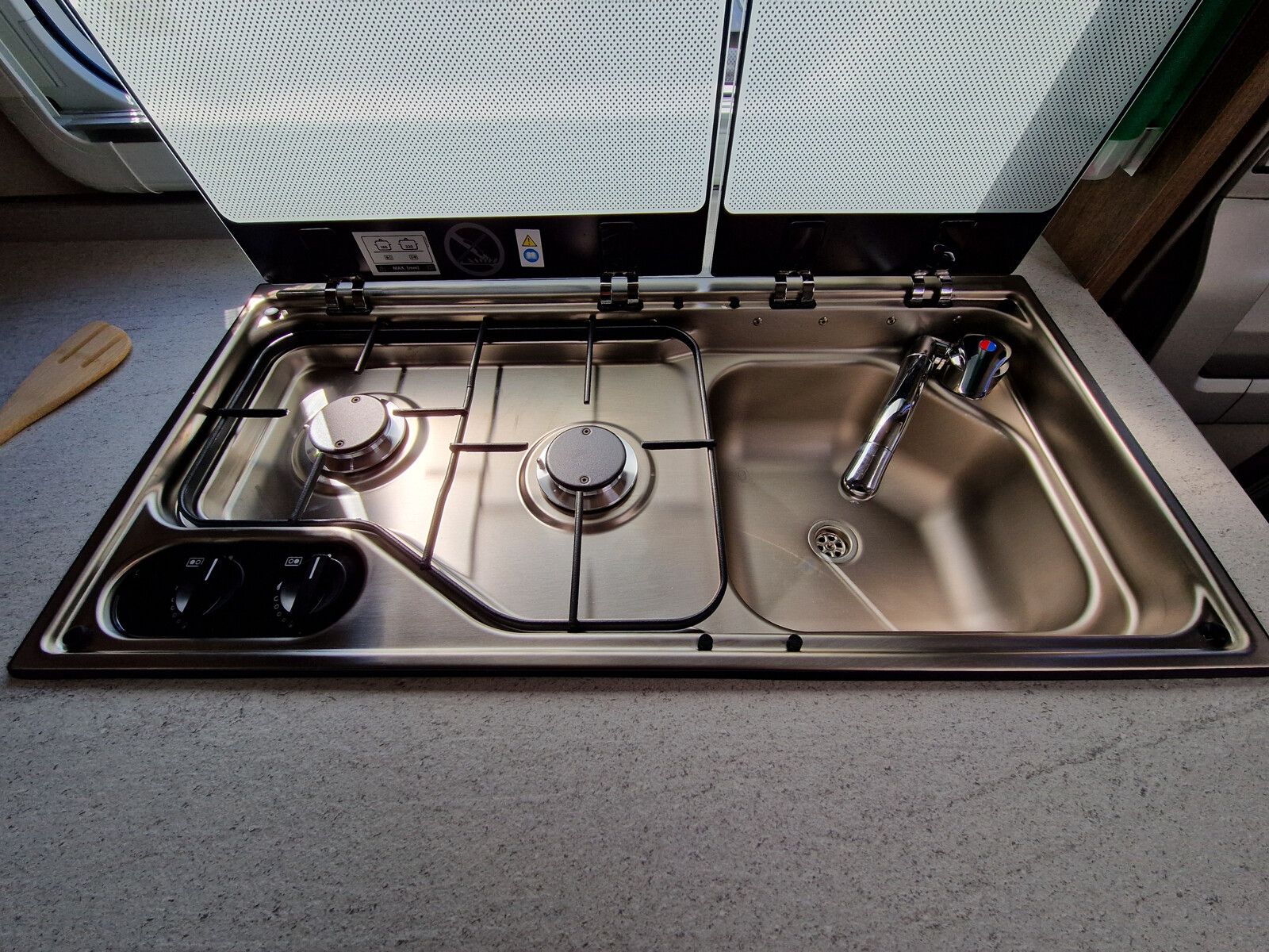 Fahrzeugabbildung Tabbert Senara 550E 2.3 2.000kg, Safety-Pack, Glattbl.