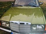 Mercedes-Benz 123 -200 Diesel  - Mercedes-Benz 200: D