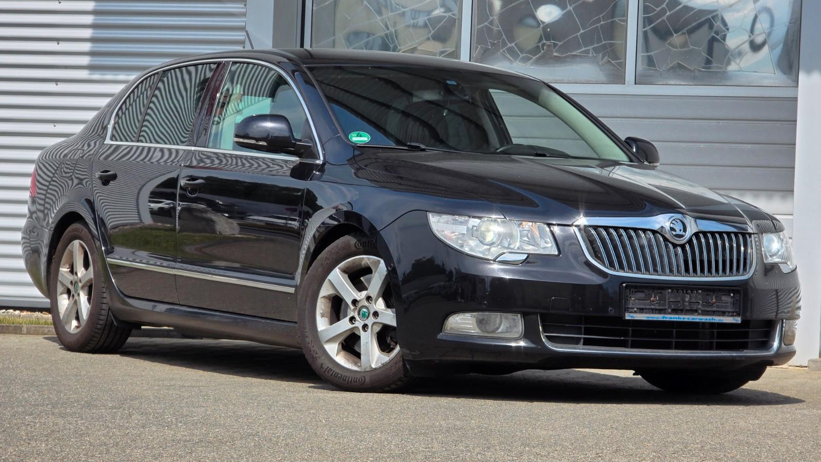 Skoda Superb Elegance Klima Leder Navi Xenon PDC