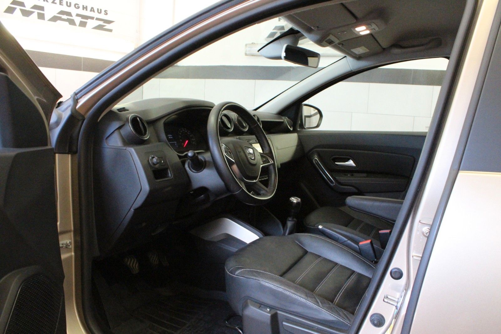 Fahrzeugabbildung Dacia Duster TCE 125 Prestige AHK*Leder *Navi