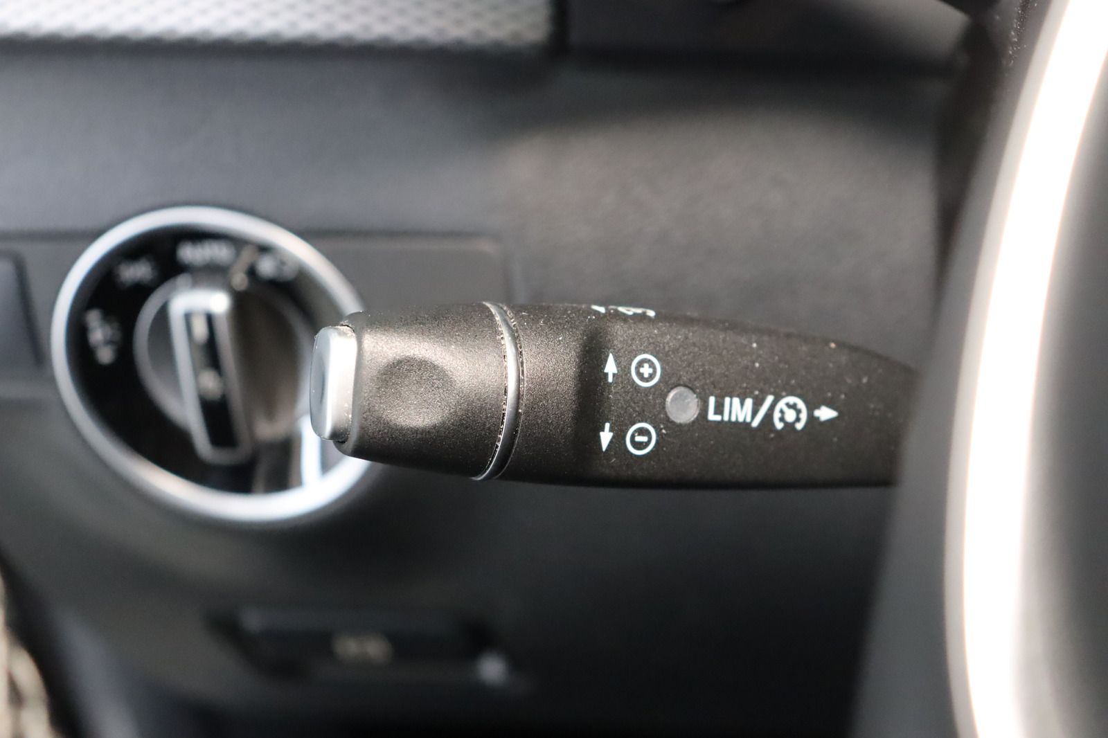 Fahrzeugabbildung Mercedes-Benz B 180 d * LED * Navigation