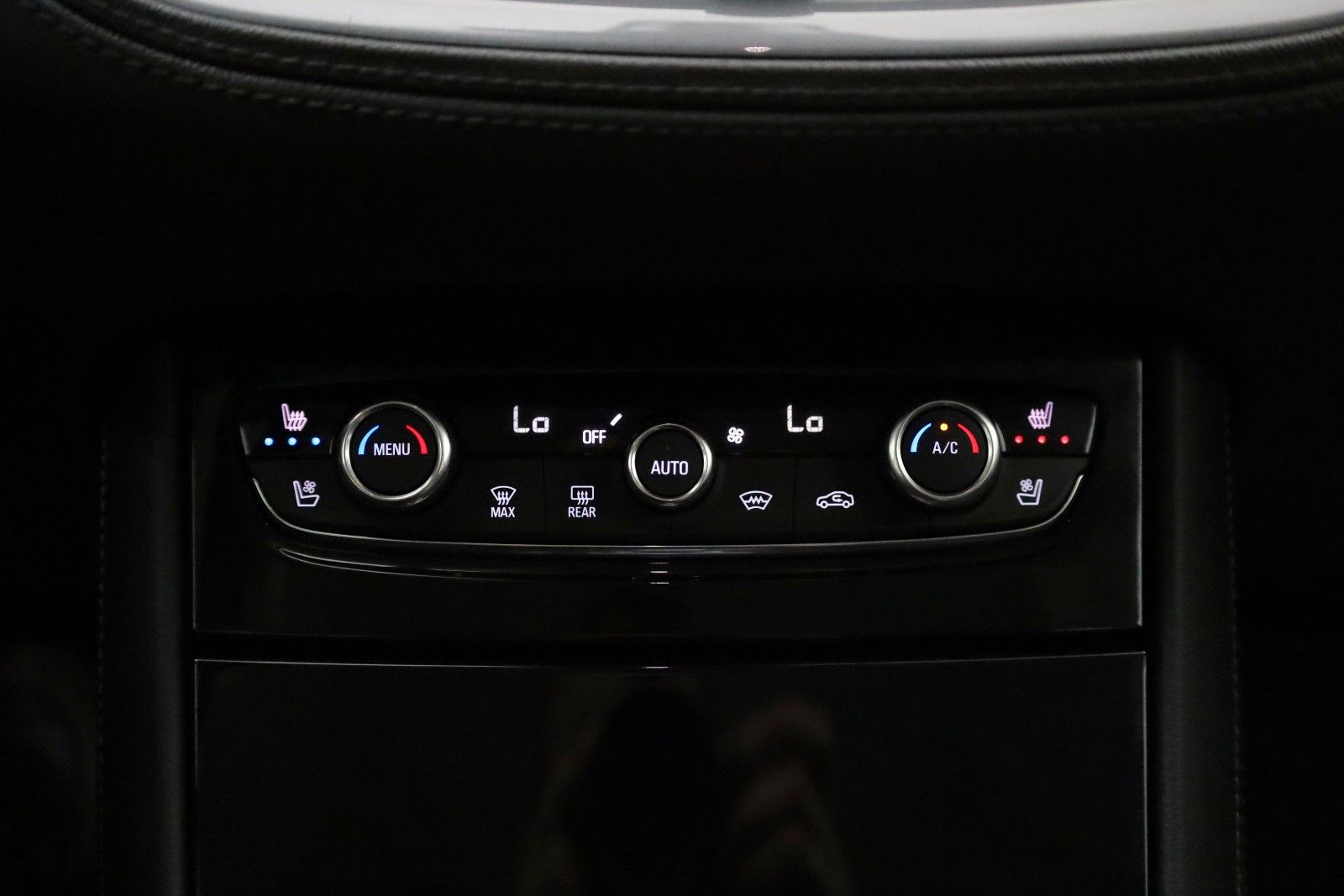 Fahrzeugabbildung Opel Grandland X Innovation Leder,Navi,LED,ACC,AHK