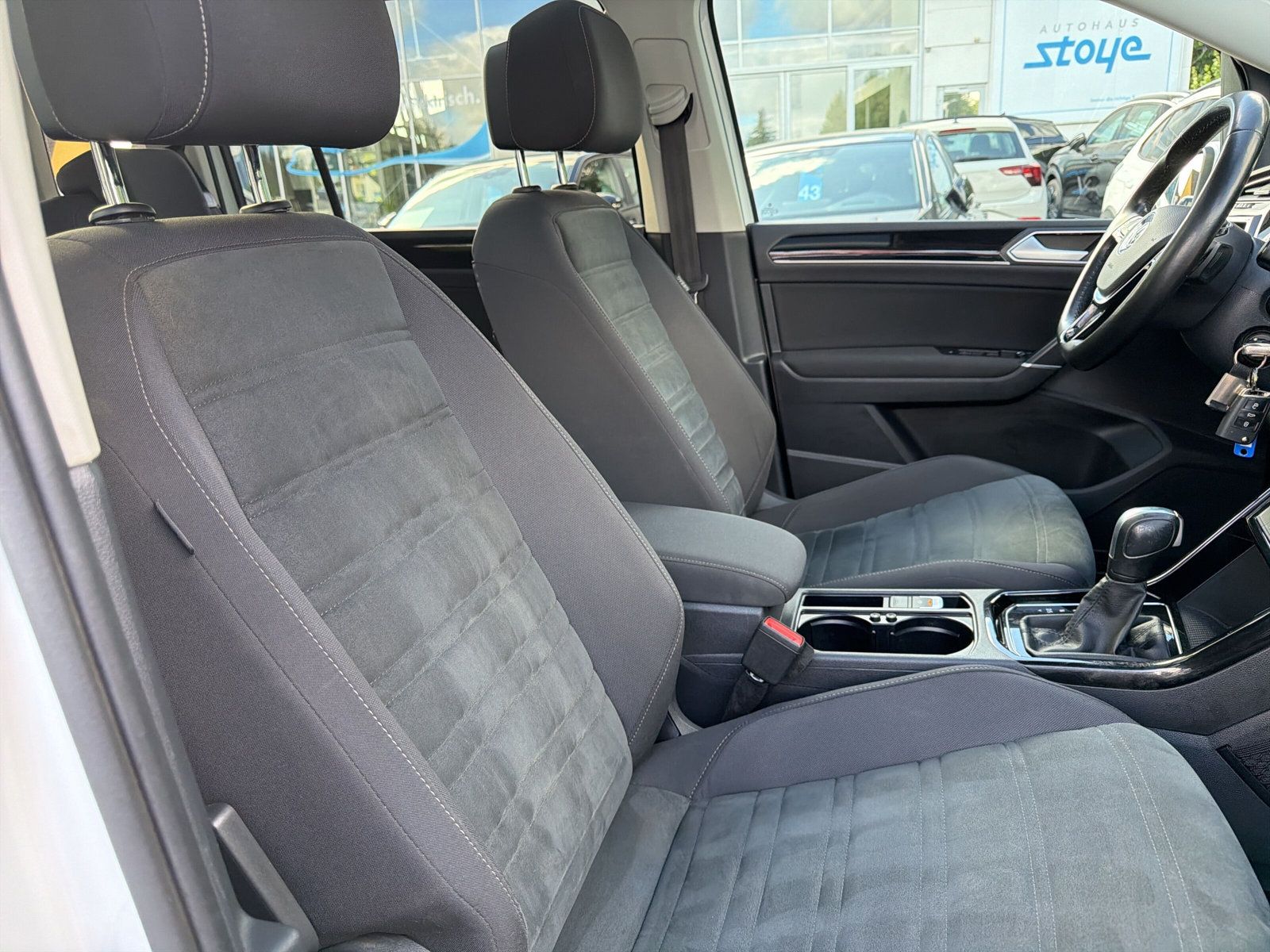Touran R-line TSi DSG 7S PANO Navi LED