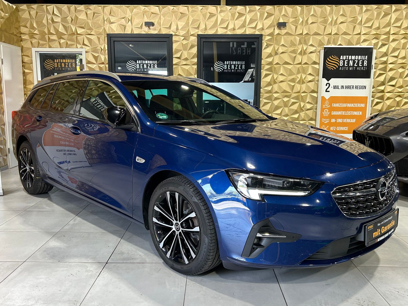 Fahrzeugabbildung Opel Insignia B Sports Tourer Ultimate/8-FACH/APPLE/