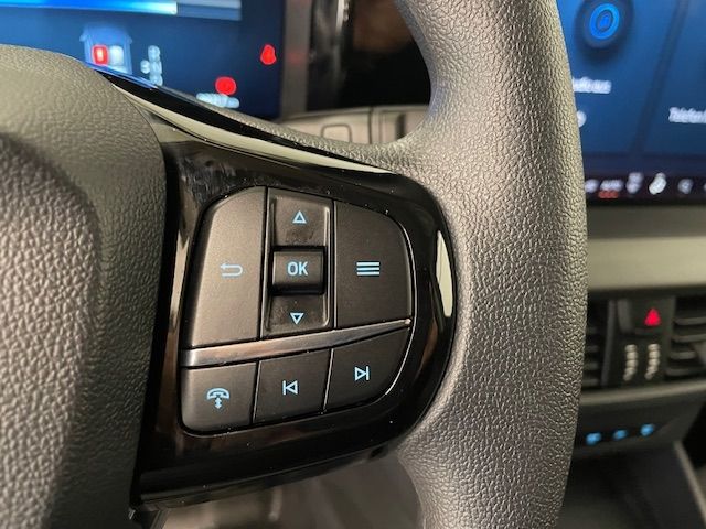 Fahrzeugabbildung Ford Transit Courier BEV Trend PDC Kamera Tempomat
