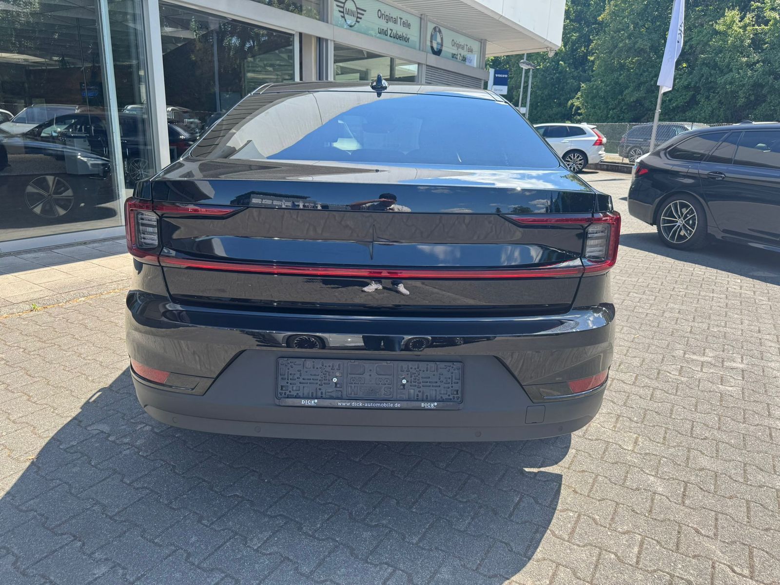 Fahrzeugabbildung Polestar 2 Long Range SM PANO+LED+SHZ+H&K+ACC+360°+WP+19"