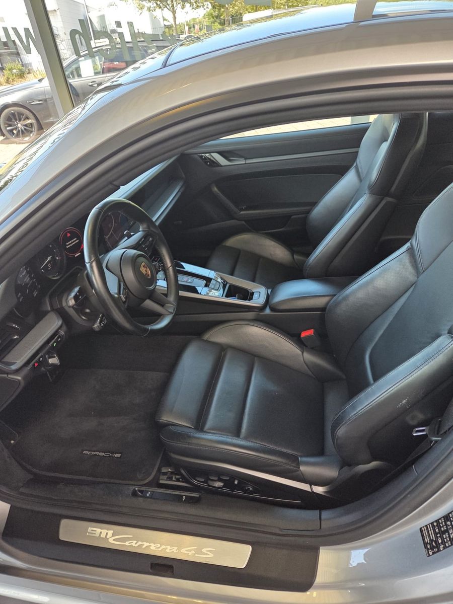 Fahrzeugabbildung Porsche 911 Carrera 4S Sport Design VollAusst.