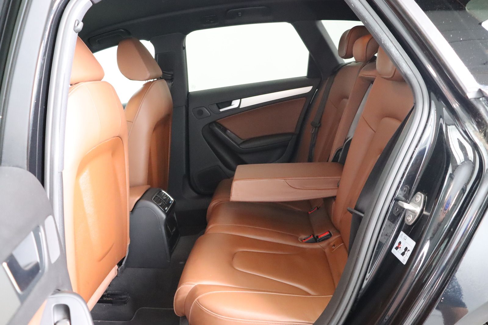 Fahrzeugabbildung Audi A4 2.0 TFSI quattro Avant * BI-Xenon * Navi *