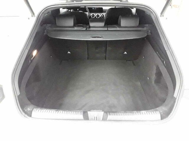Fahrzeugabbildung Mercedes-Benz CLA 180 SB Style R-Kamera+SHZ+DAB+Carplay+18"
