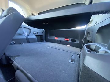 Volkswagen Tiguan Allspace - 11