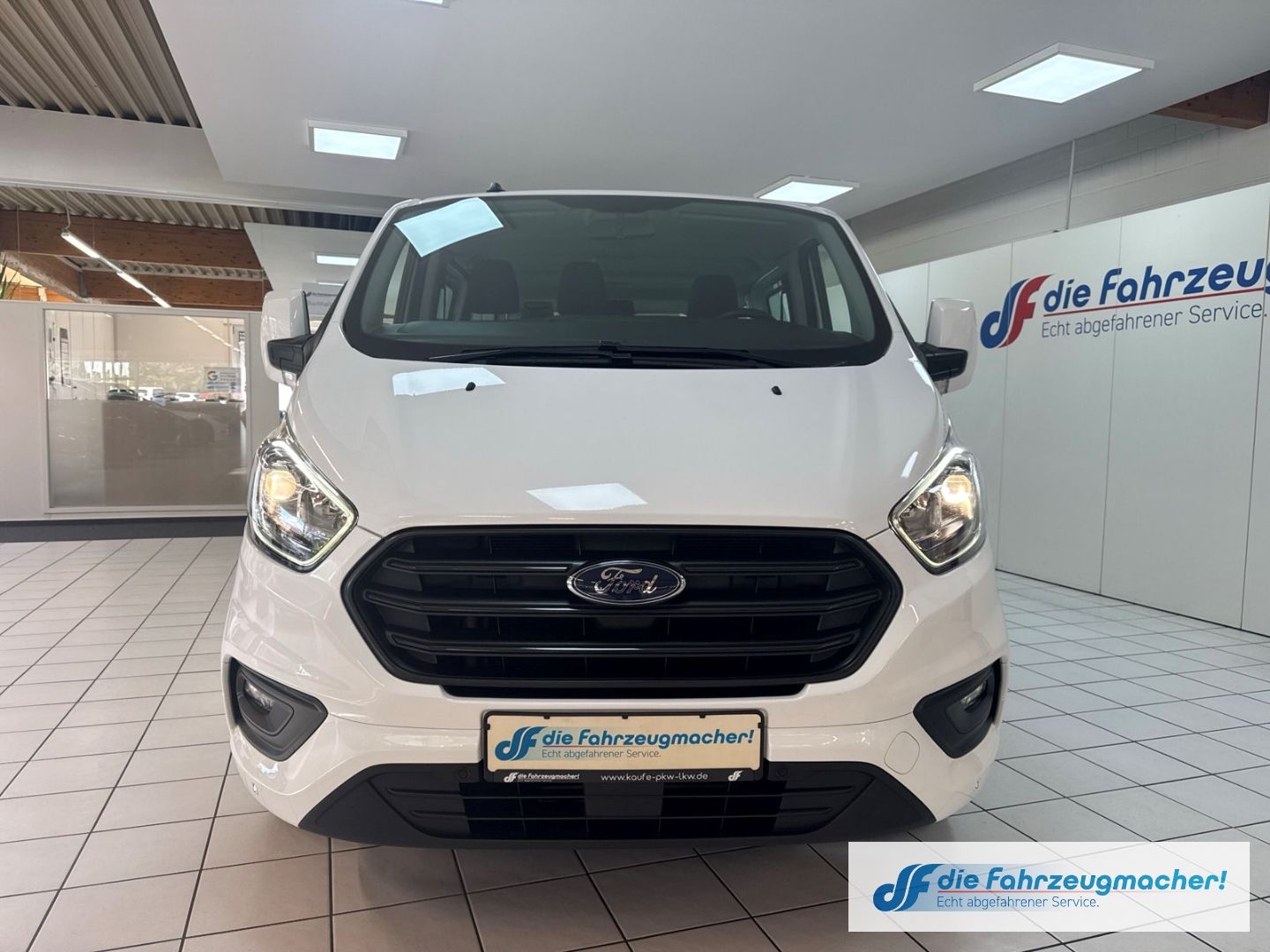 Fahrzeugabbildung Ford Transit Custom Tourneo 320 L2 Trend 2.0 TDCi  Dy