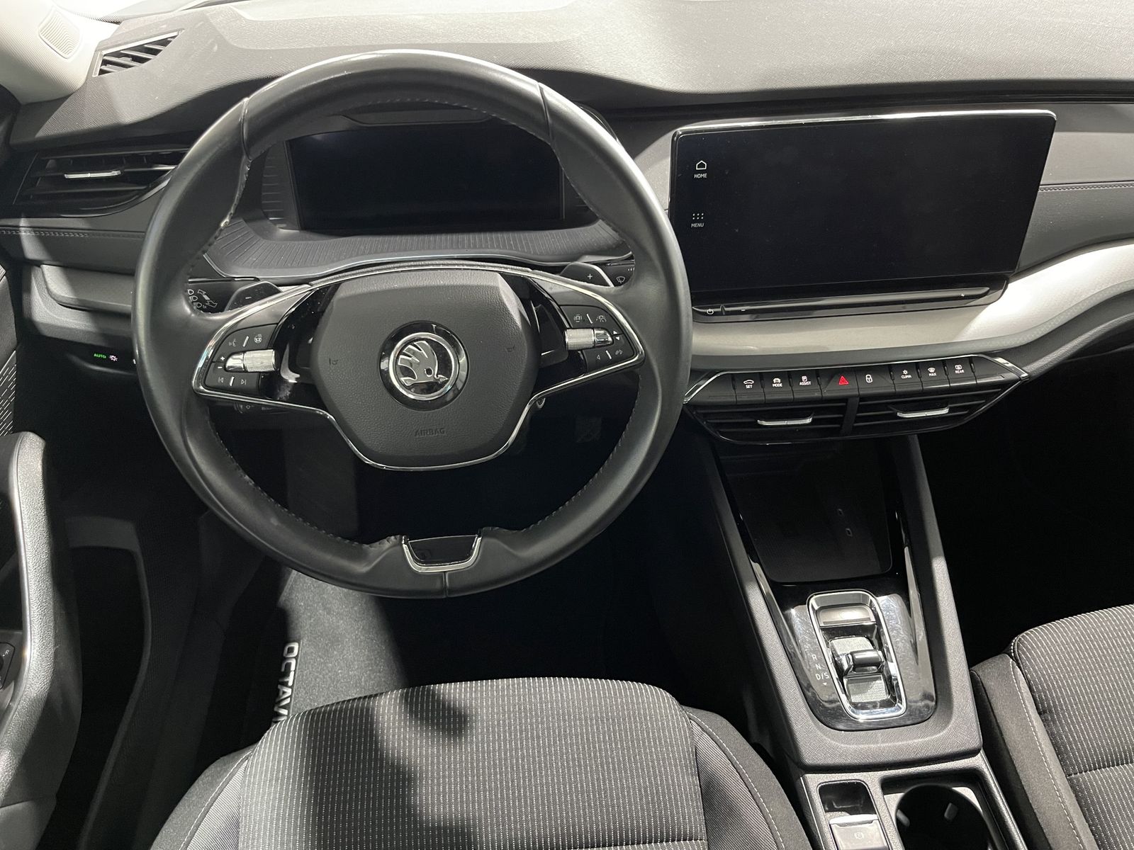 Fahrzeugabbildung SKODA Octavia Ambition 2.0 TDI*LED*AHK*Navi*Cam*