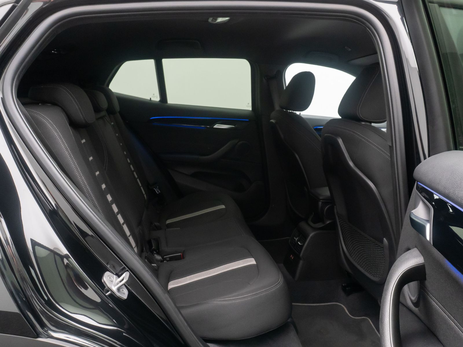 Fahrzeugabbildung BMW X2 sD18d DAB Kamera DAB Sportsitz ParkAss 18Zoll