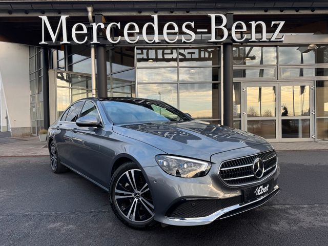 Mercedes-Benz E 220d Avantgarde+Distr+Pano+AHK+MultiB+Ambiente