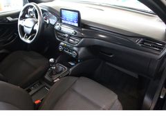 Fahrzeugabbildung Ford Focus ST-Line,Top-Ausstattung,Top-Zustand