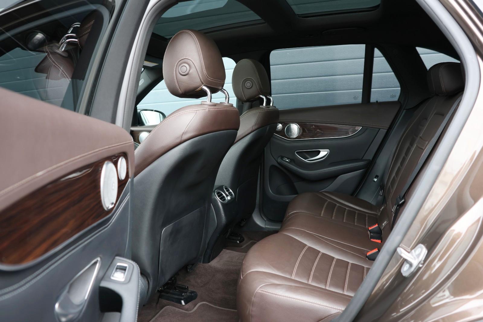Mercedes-Benz GLC 300 4MATIC/ACC/Burmester/PANO/SHZ/TTW/KAMERA