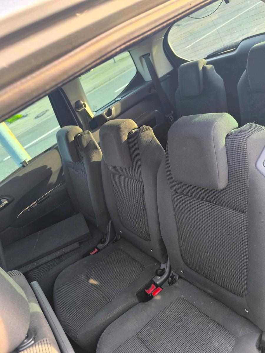 Peugeot 5008 2012 — photo 7