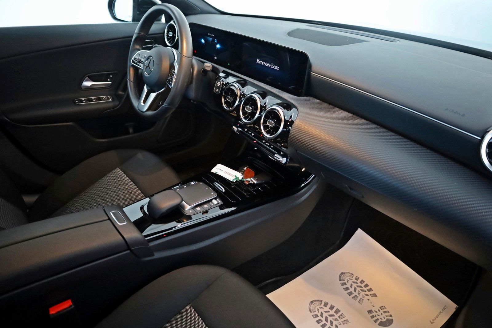 Fahrzeugabbildung Mercedes-Benz CLA 200 d SB, Navi,LED,DAB,Park Paket,Kamera,SH