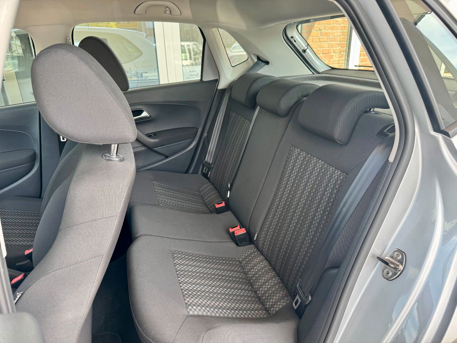 Fahrzeugabbildung Volkswagen Polo V Trendline Klima/Allwetter/erst 54 Tkm