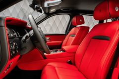 Cullinan BLACK BADGE BLACK/RED 4 SEATER STARS