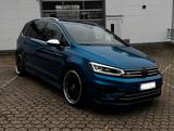 Volkswagen Touran R-Line DSG Highline AHK SHZ Pano 7 Sitze - VW Touran von privat
