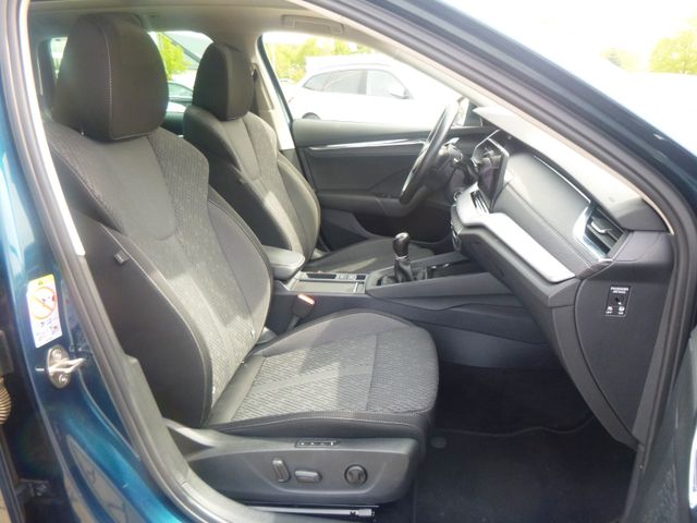 Fahrzeugabbildung Skoda Octavia 1,5 TSI Kombi >AHK/PANO/NAV/LED/SHZ<