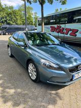 Volvo V40 D2 - - Volvo V40 in Köln