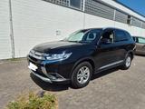 Mitsubishi Outlander Plus 2WD/EURO6/KAMERA/TÜV 2/2027/1HAND - Mitsubishi Outlander Plus mit Benzin-Antrieb