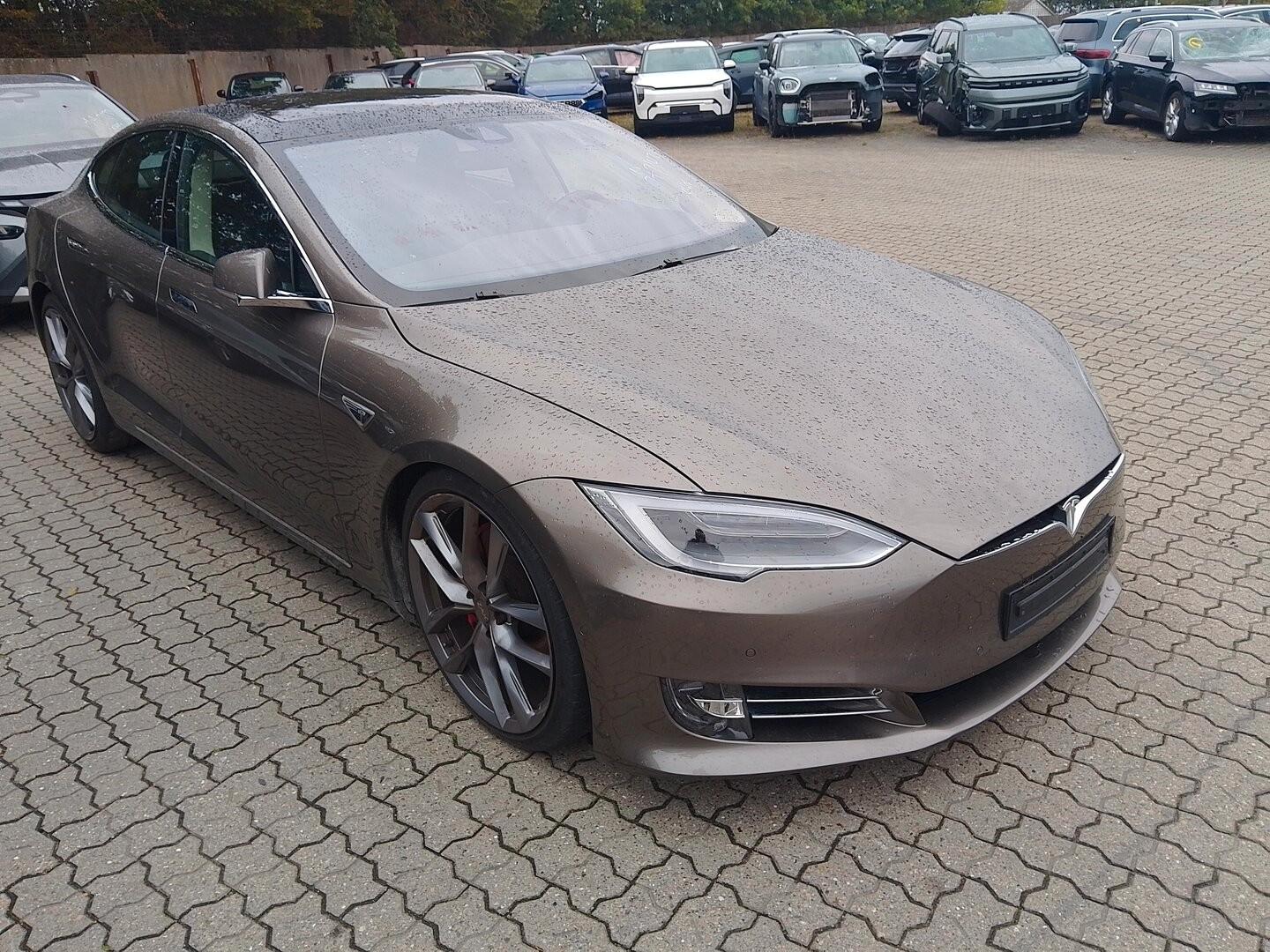 Tesla Model S P90D LUDICROUS