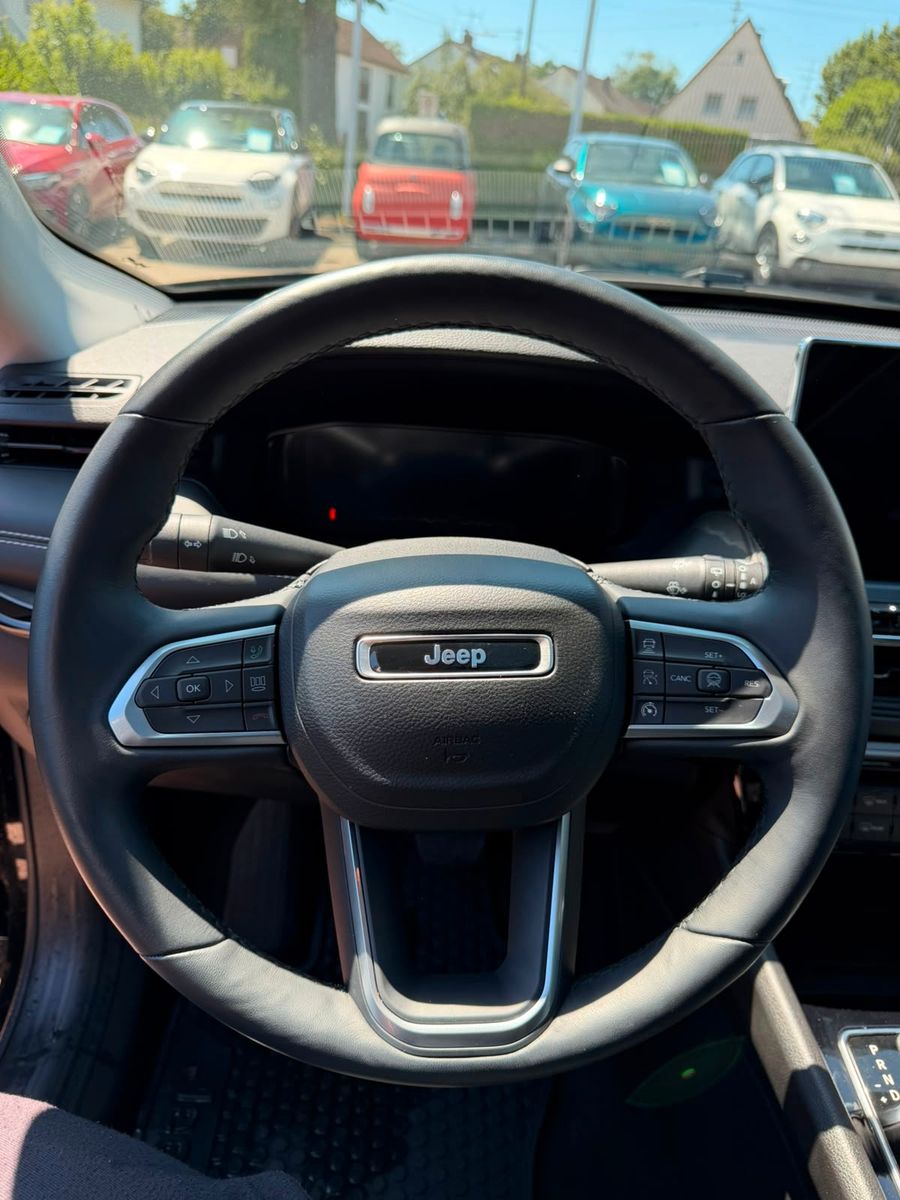 Fahrzeugabbildung Jeep Compass Summit Pano el. Sitz Leder Navi Mildhyb.