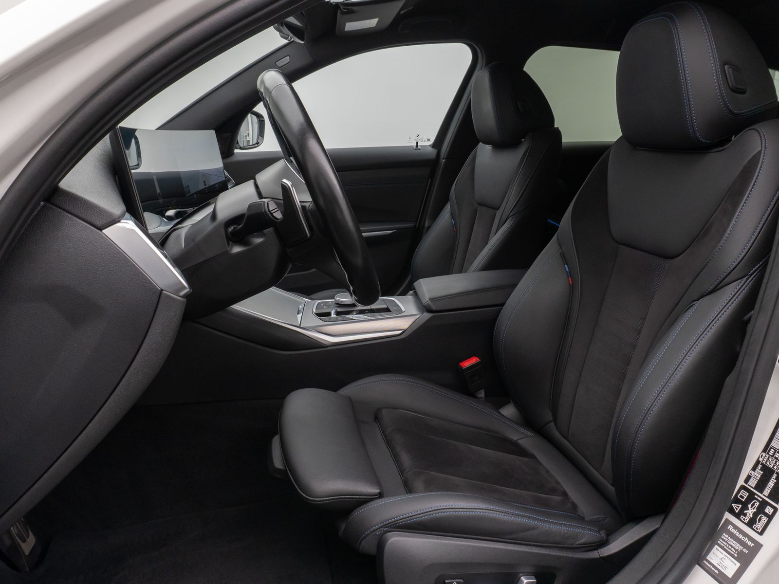 Fahrzeugabbildung BMW 320d xD M Sport Pro Kamera HUD DAB H/K AHK Komfo