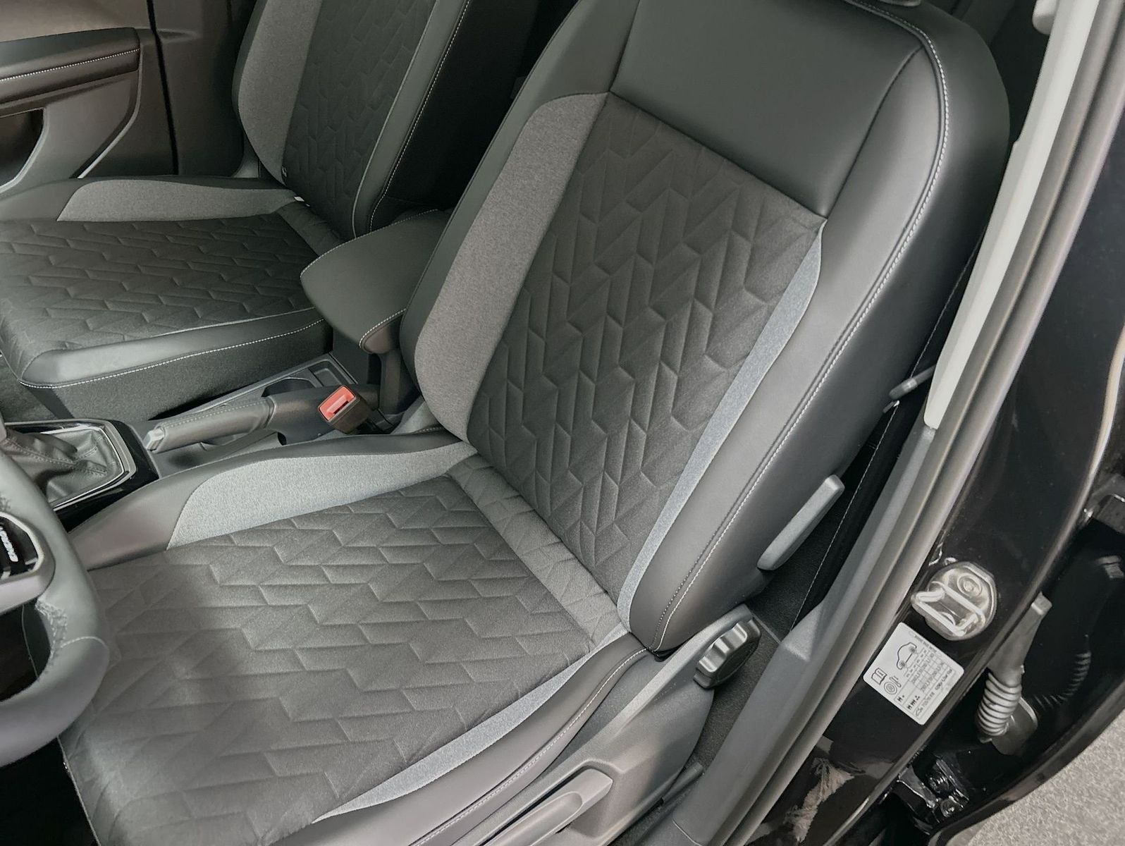 Volkswagen T-Cross - Bild 11