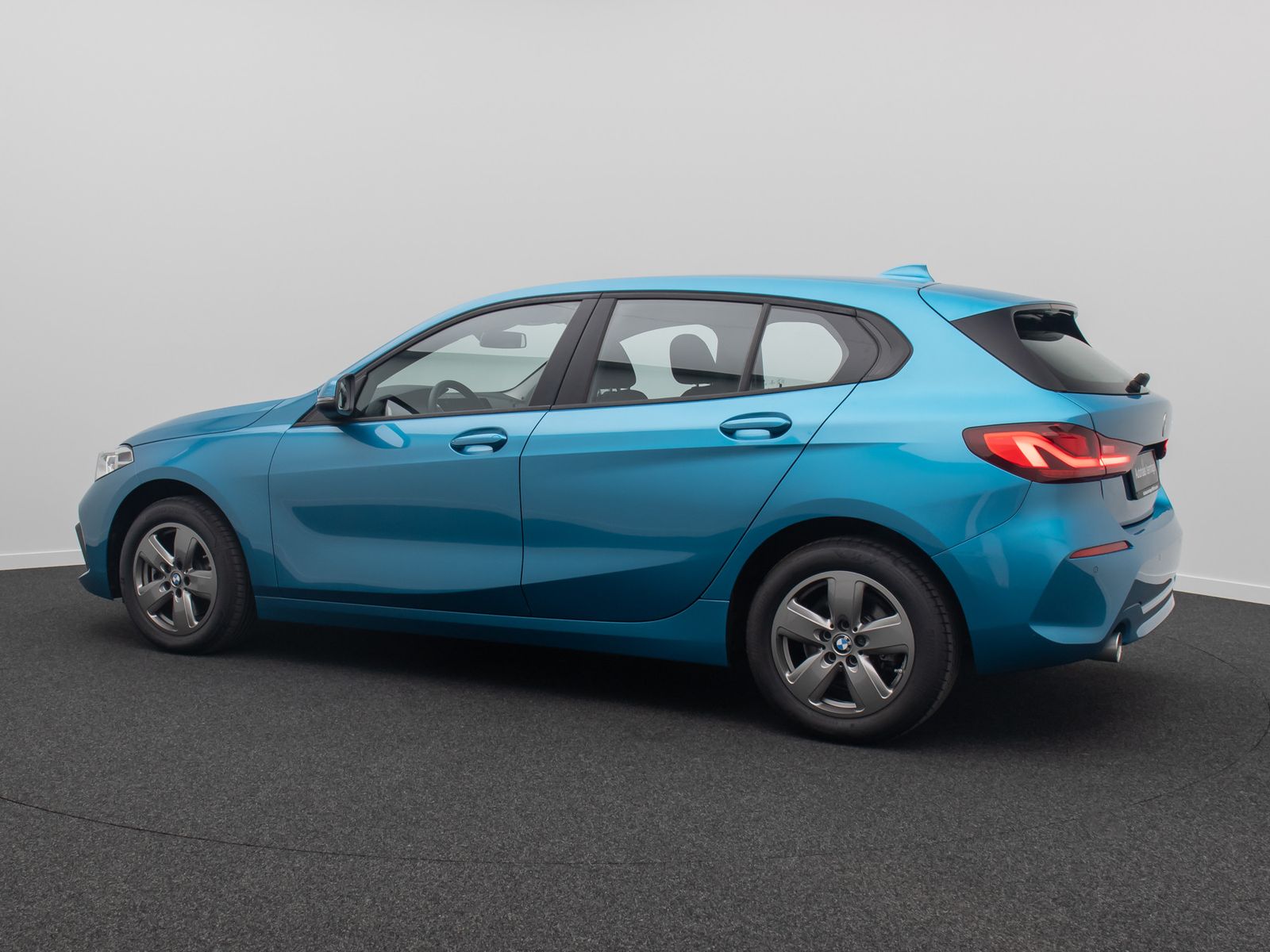 Fahrzeugabbildung BMW 118i Advantage PDC LED GeschwindigReg DAB WLAN