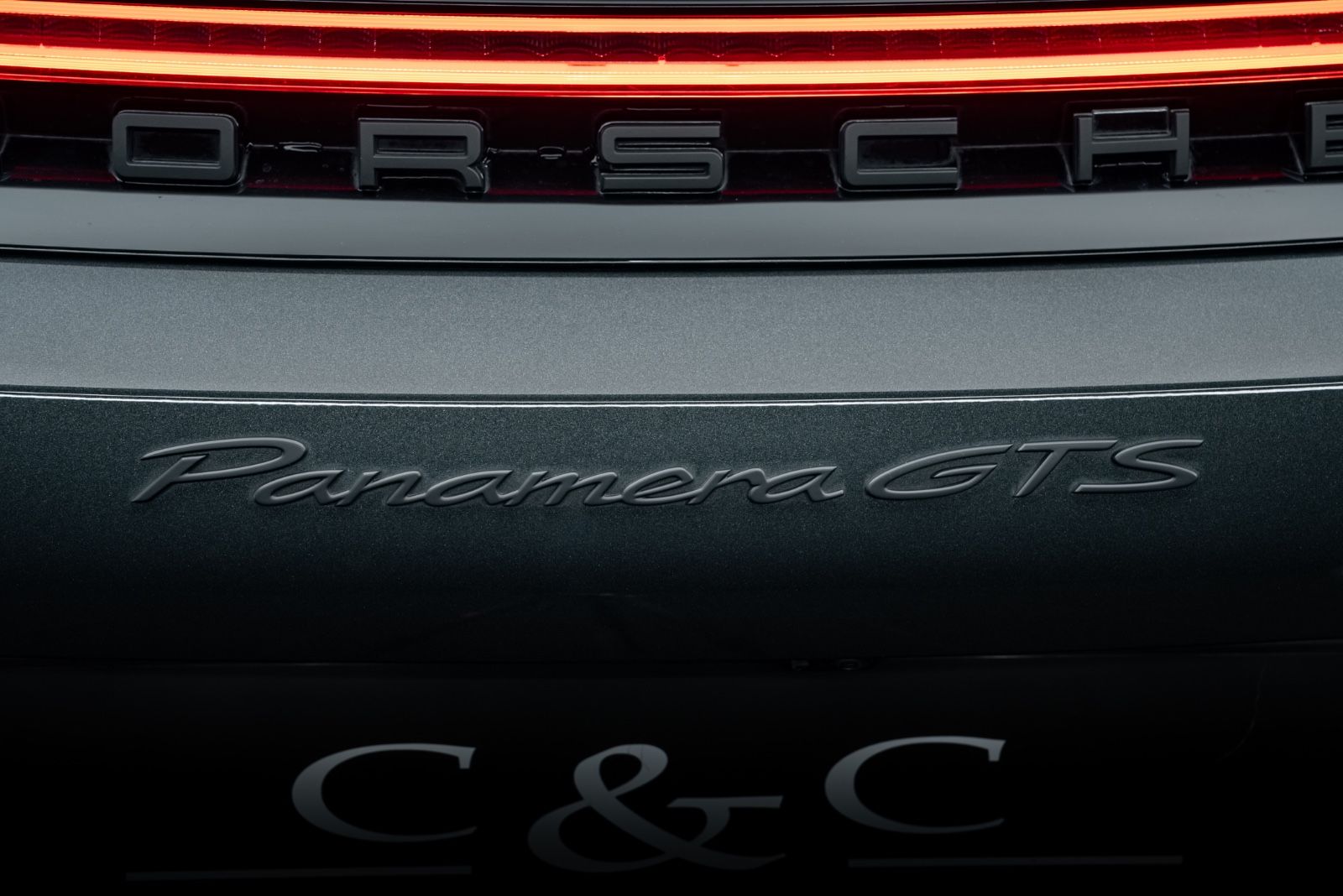 Fahrzeugabbildung Porsche Panamera GTS BURMESTER/PANO/PDLS+/STANDHEIZUNG