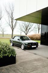 BMW 320i Cabriolet 1.Serie, Erstlack, malachitgrün! - BMW Oldtimer mit Benzin-Antrieb: Cabrio
