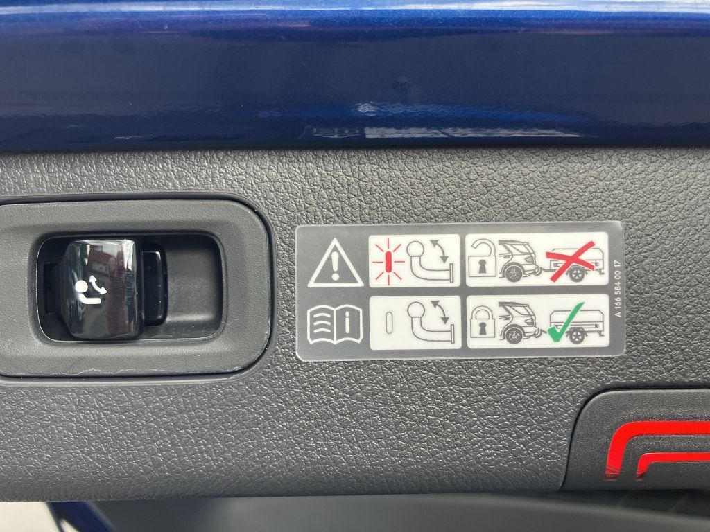 Fahrzeugabbildung Mercedes-Benz C 220 d T AHK*Navi*Fernlichtass.*KeyLess*LED*PDC
