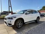 BMW X1 Baureihe X1 xDrive 20 i xLine Sport Lenkrad - BMW X1: Weiß