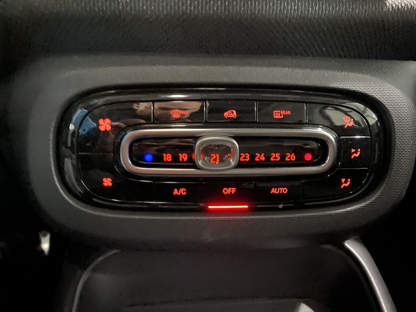 Fahrzeugabbildung Smart ForTwo EQ Pulse-Exclusive 22KW/Pano/MATT/Navi/