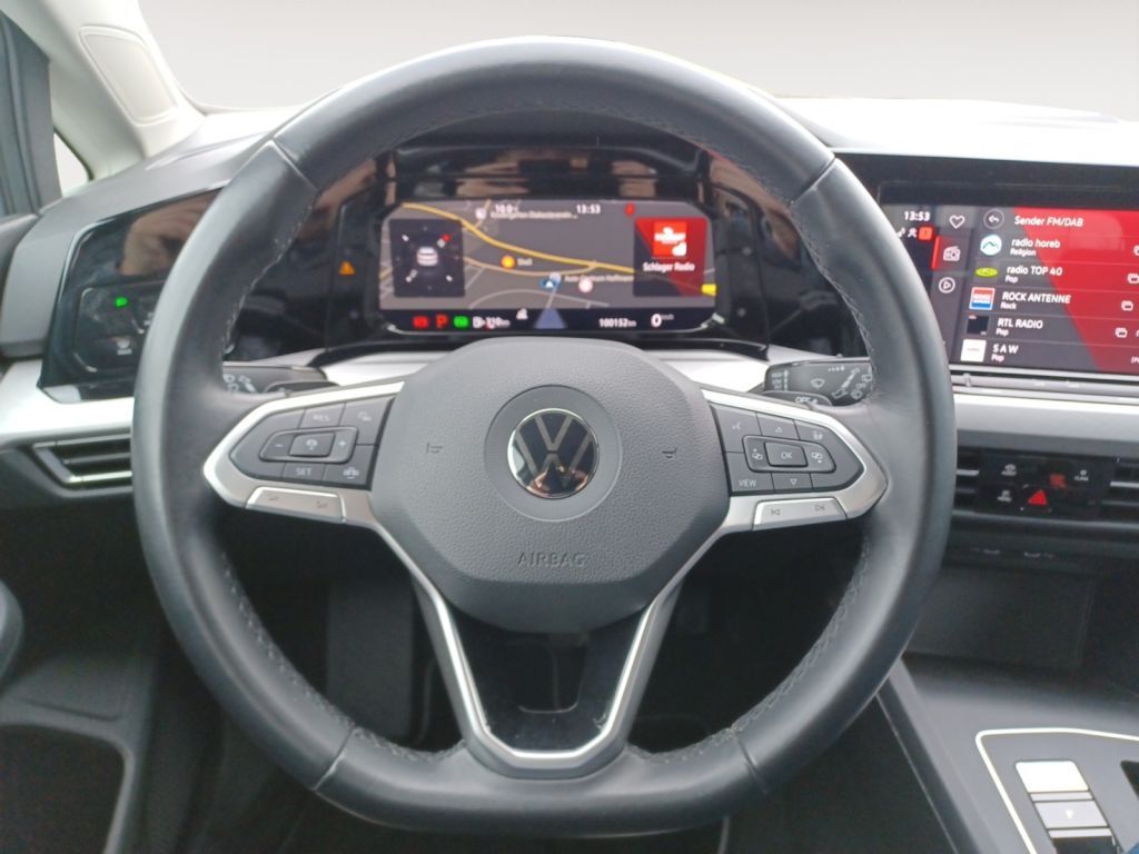 Fahrzeugabbildung Volkswagen Golf 2.0 TDI SCR DSG Life Navi, ACC, Shzg