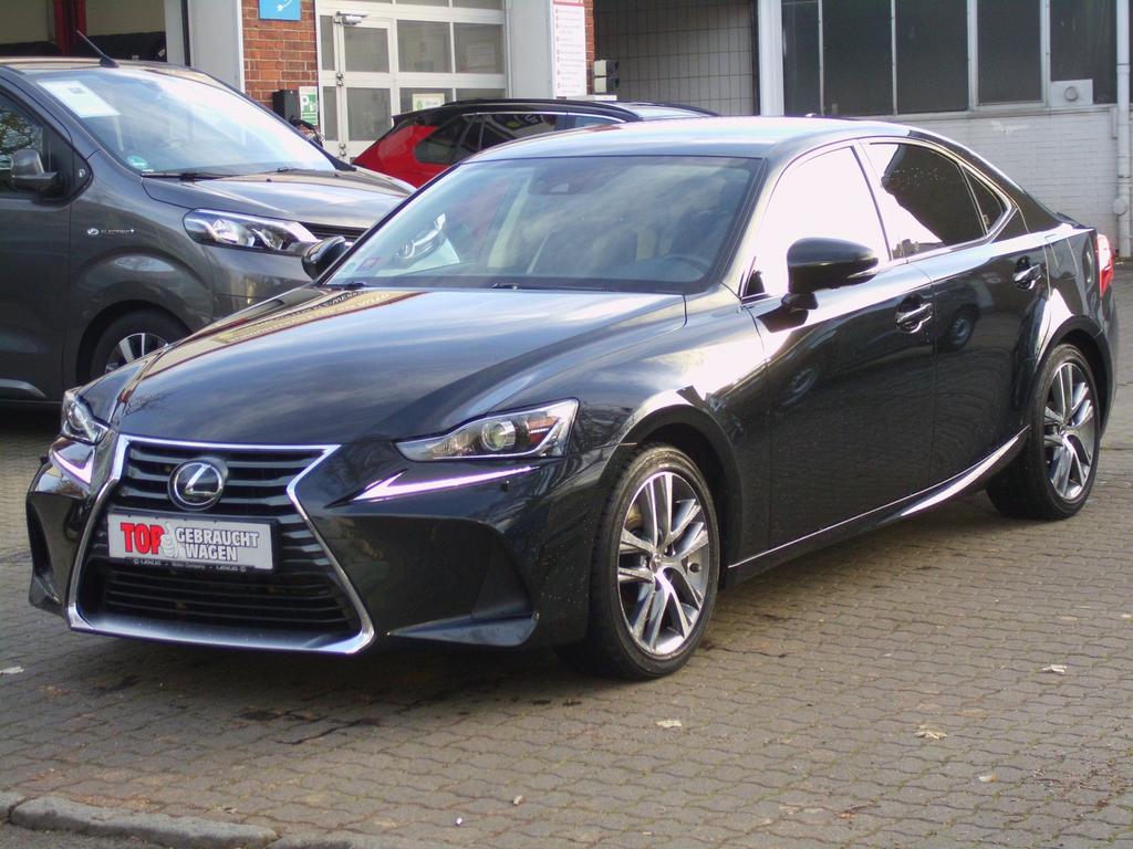 Lexus IS 200